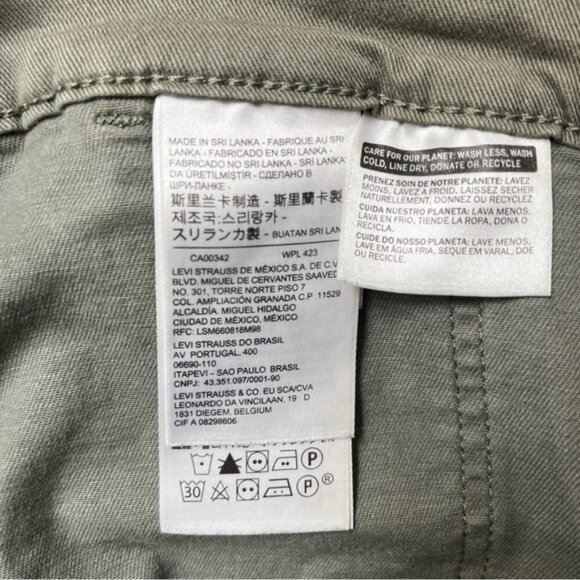 Levi’s 724 High Rise Straight Crop Olive Cargo Pants Sz 32 - Picture 8 of 12